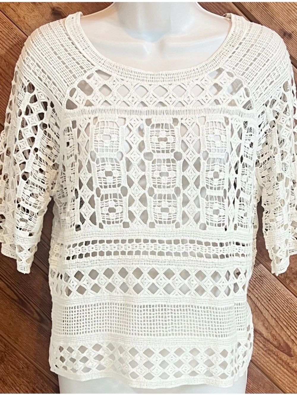 Holly Bracken Ivory Crochet Lace Boho Top Keyhole Back M/L